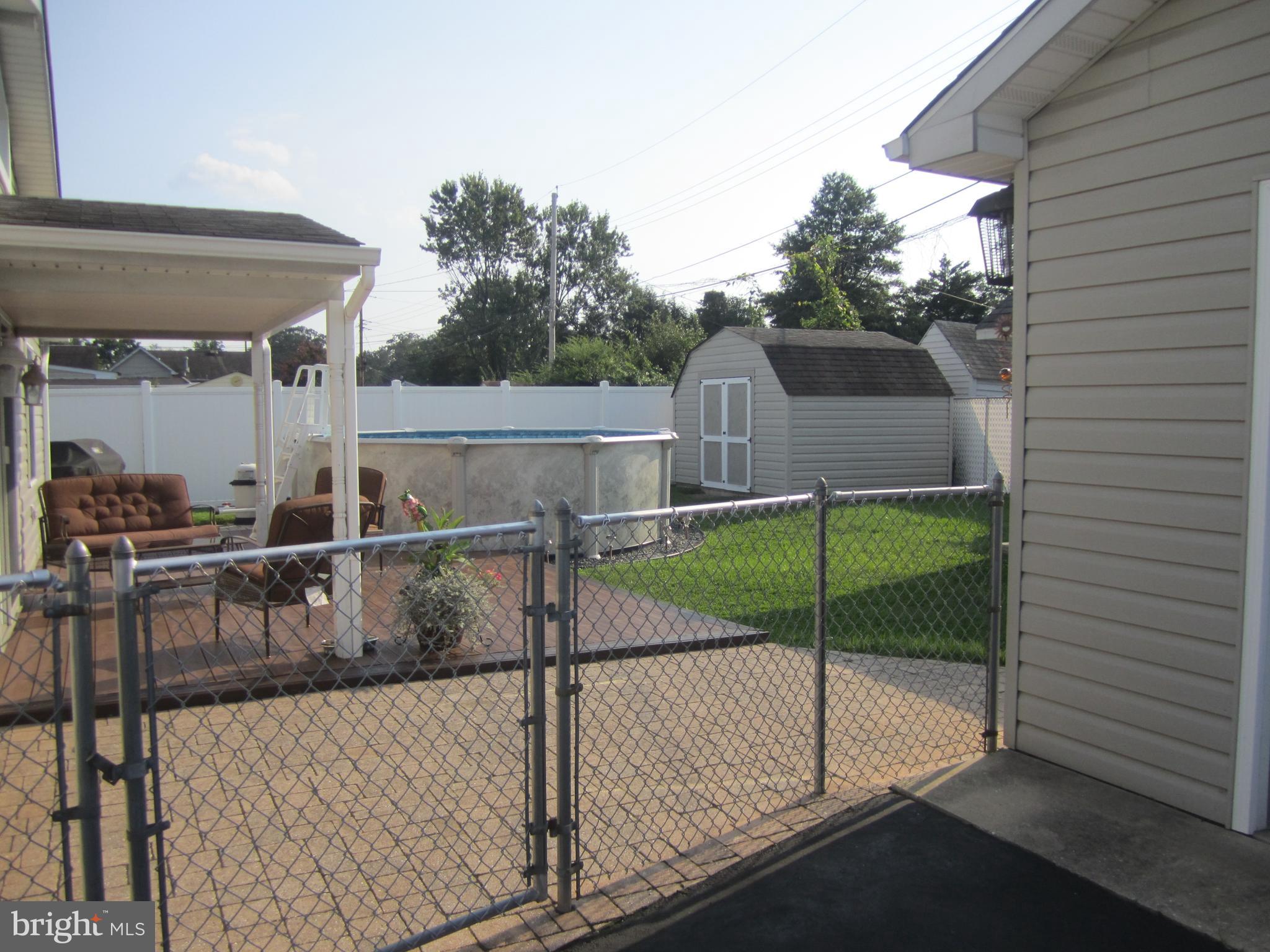 MUNROE GARDENS - Residential