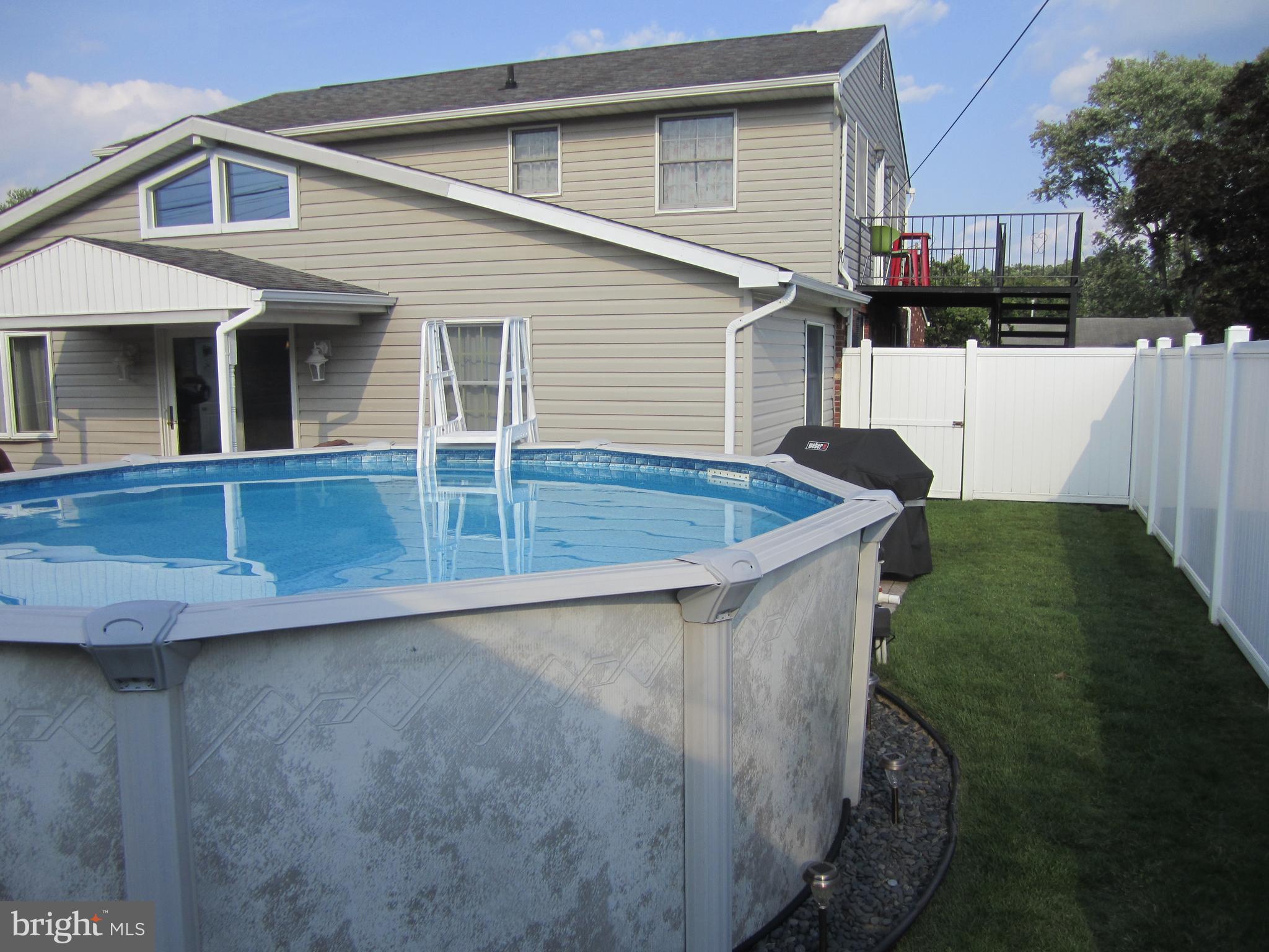 MUNROE GARDENS - Residential