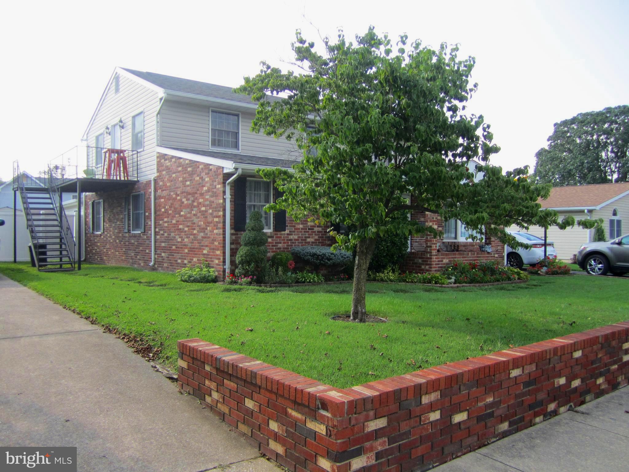 MUNROE GARDENS - Residential