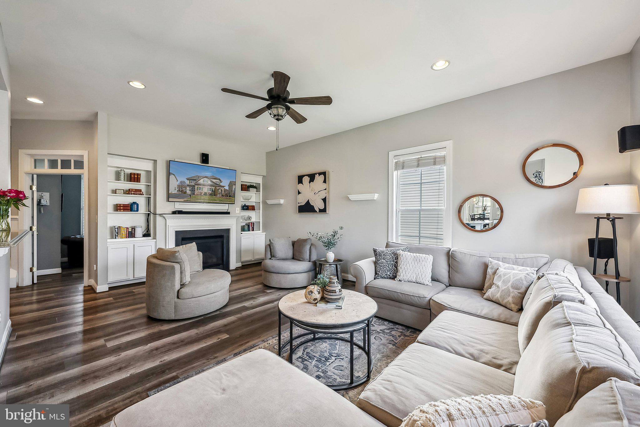 VICTORY LAKES - Residential