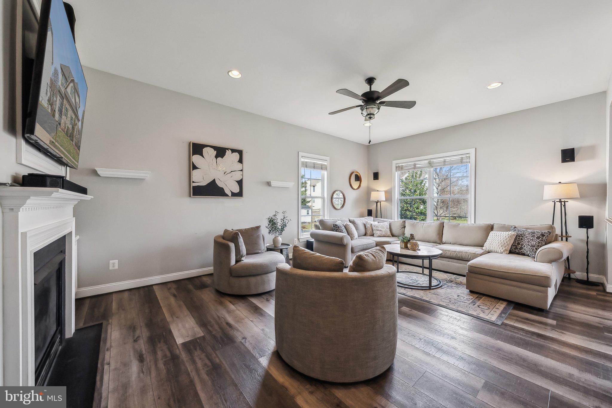 VICTORY LAKES - Residential