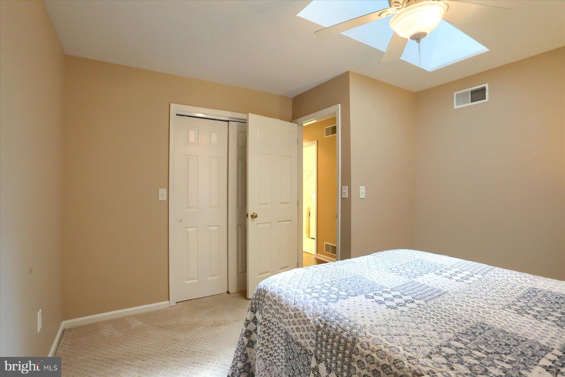 WHITE OAK MANOR - Residential