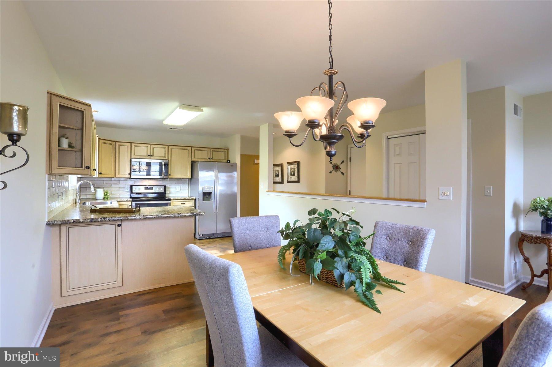 WHITE OAK MANOR - Residential