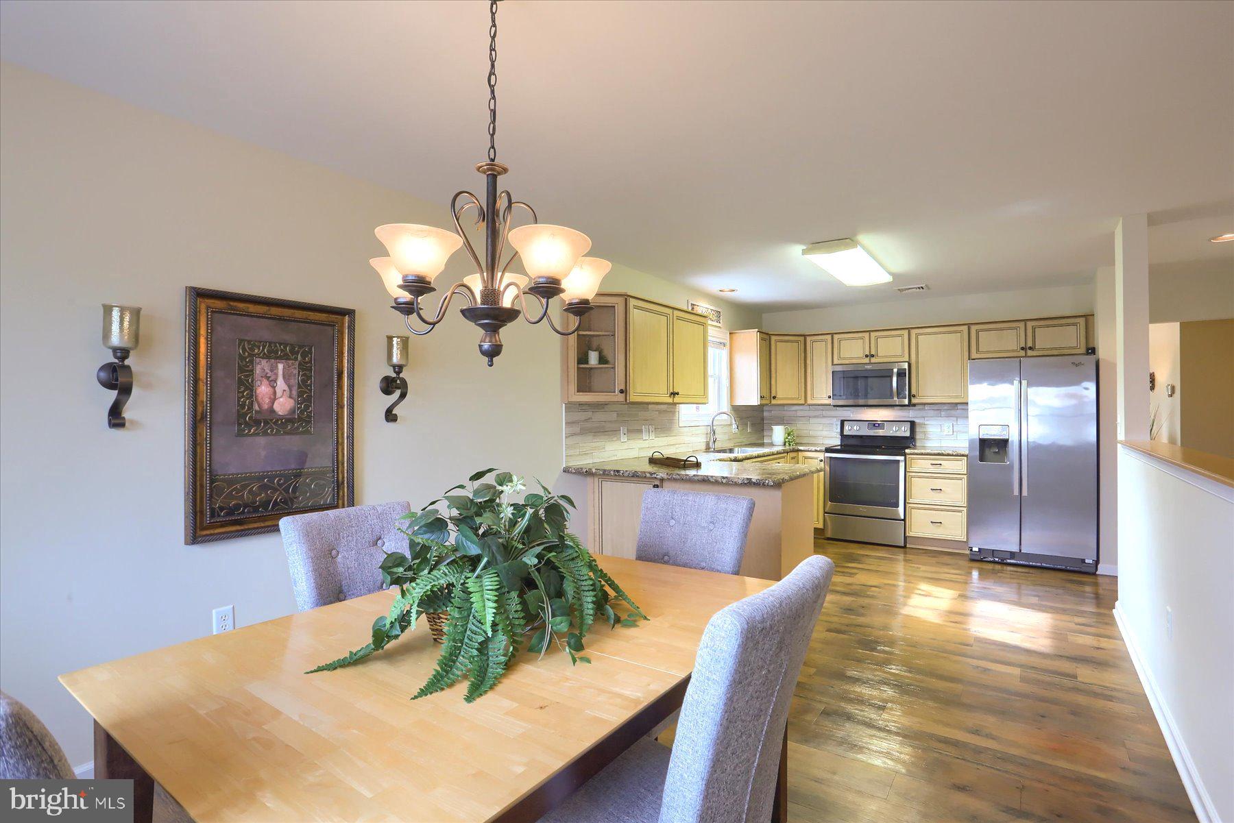 WHITE OAK MANOR - Residential