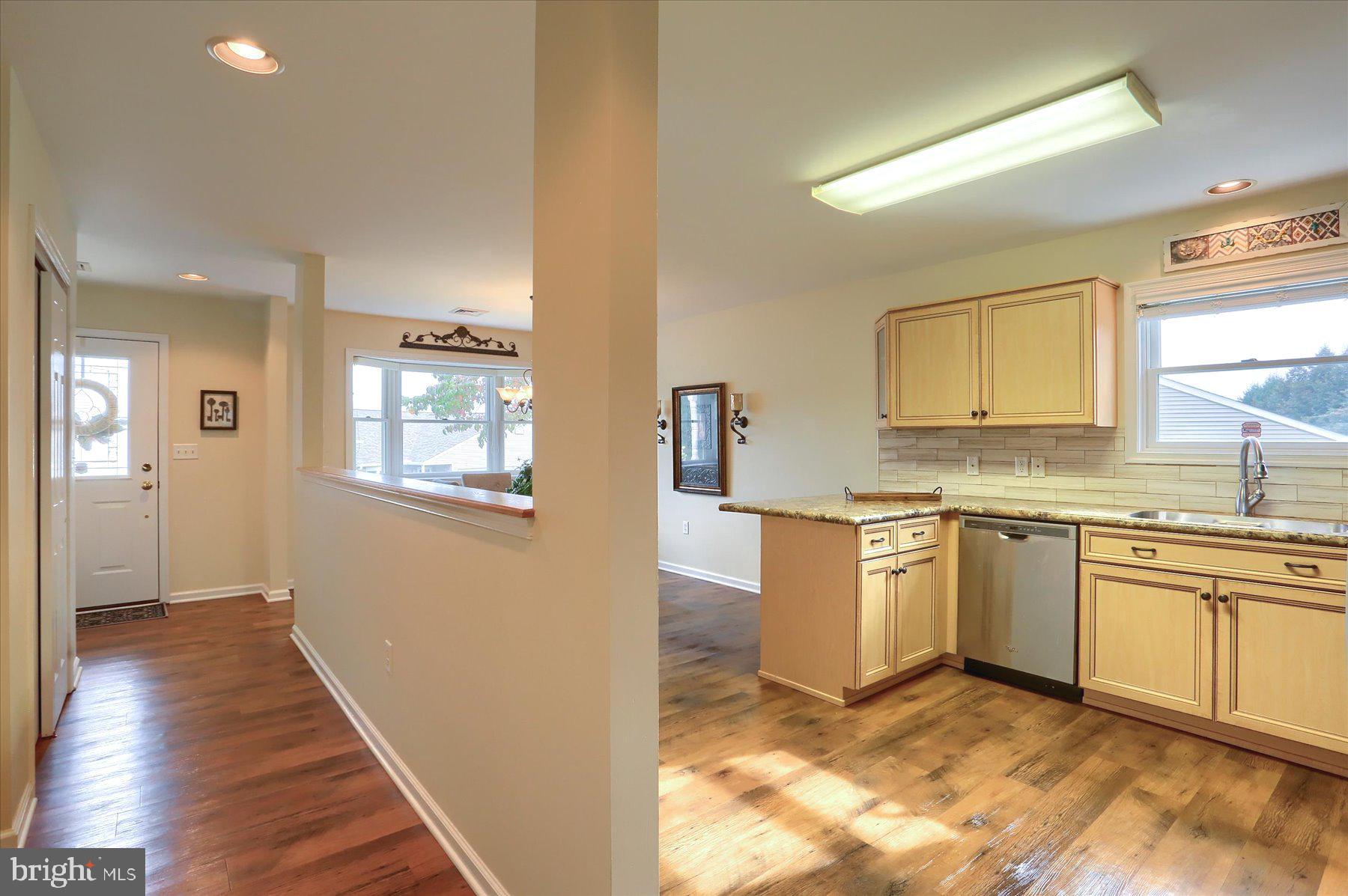 WHITE OAK MANOR - Residential