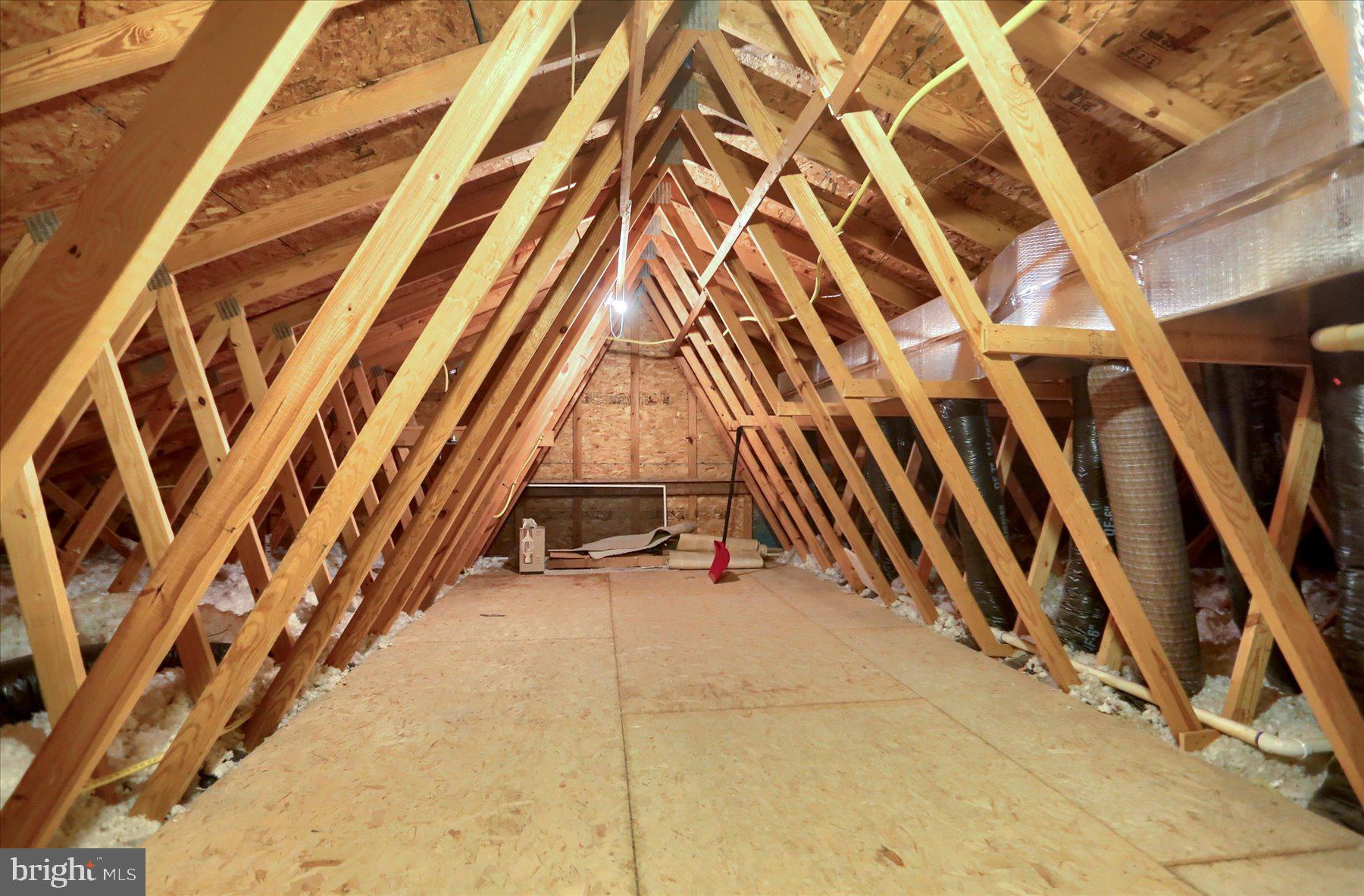 WHITE OAK MANOR - Residential