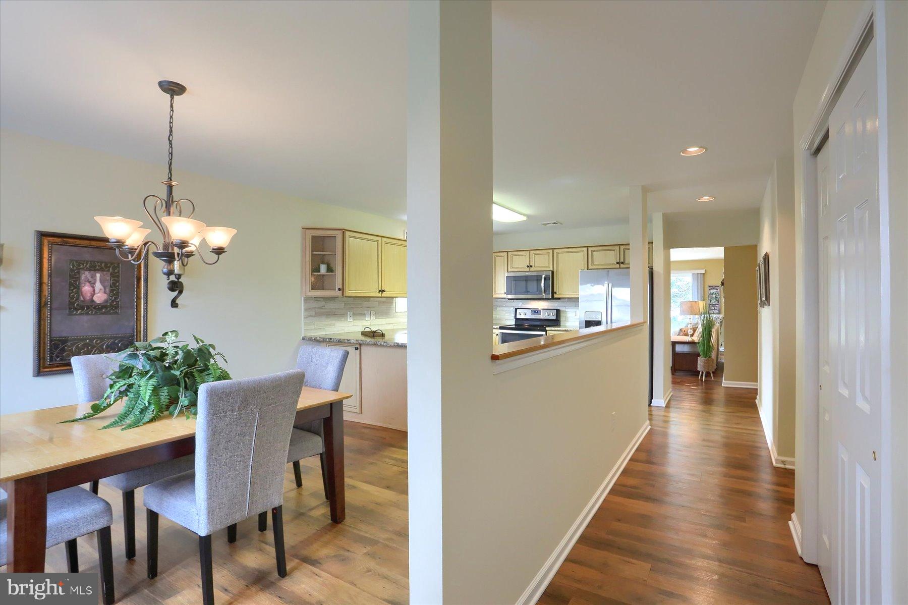 WHITE OAK MANOR - Residential