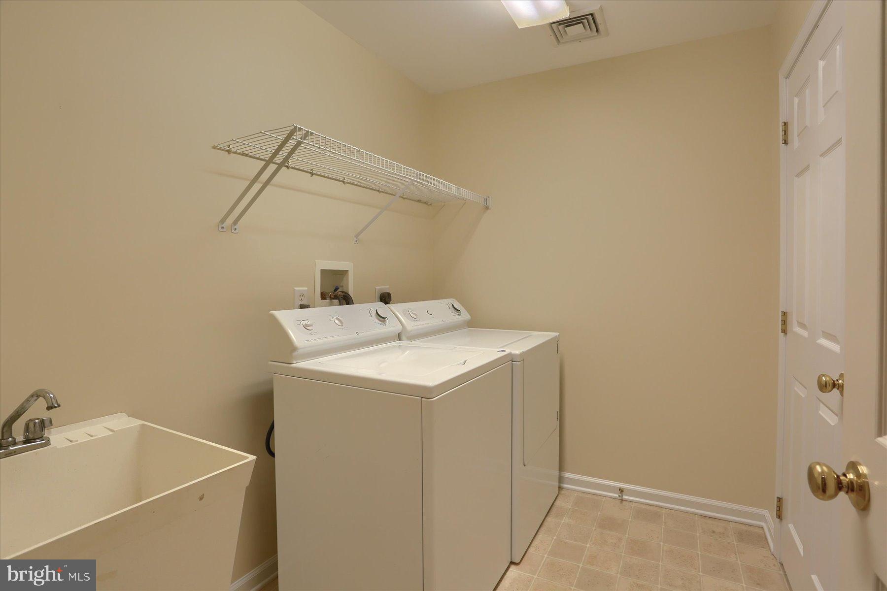 WHITE OAK MANOR - Residential