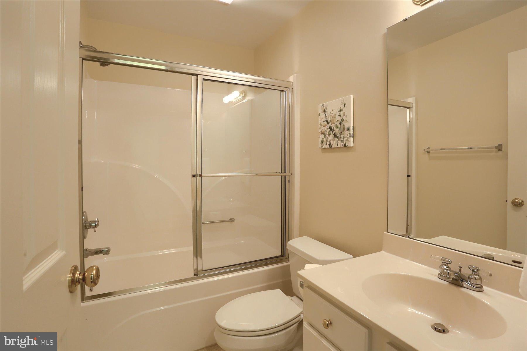 WHITE OAK MANOR - Residential