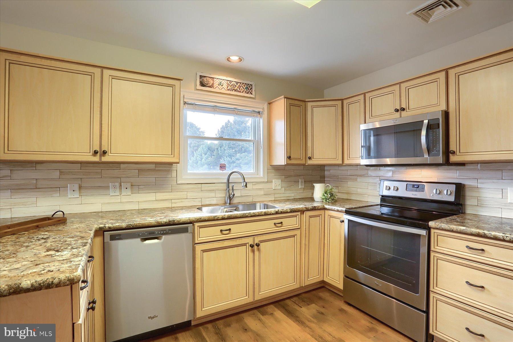 WHITE OAK MANOR - Residential