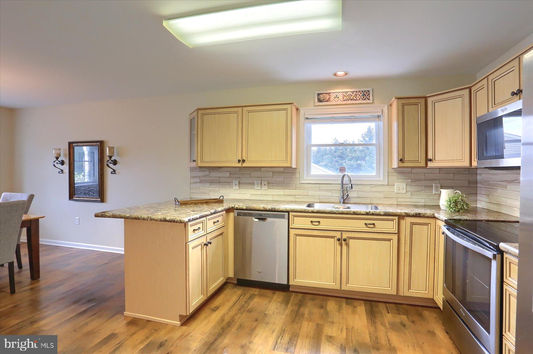 WHITE OAK MANOR - Residential