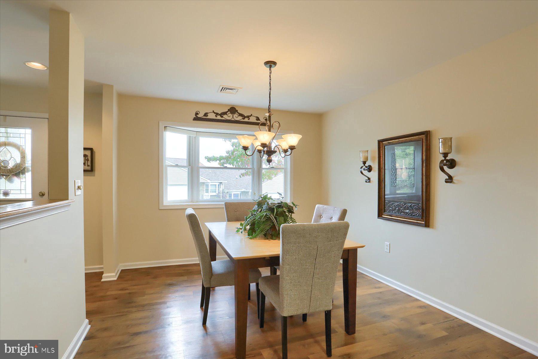 WHITE OAK MANOR - Residential