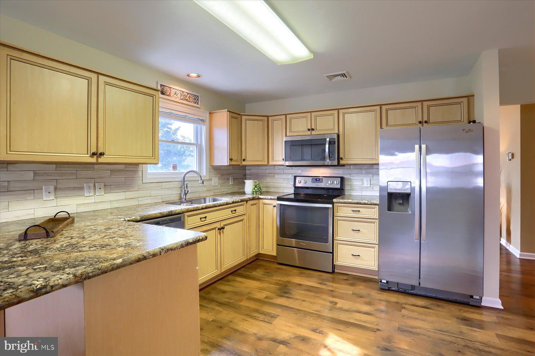 WHITE OAK MANOR - Residential