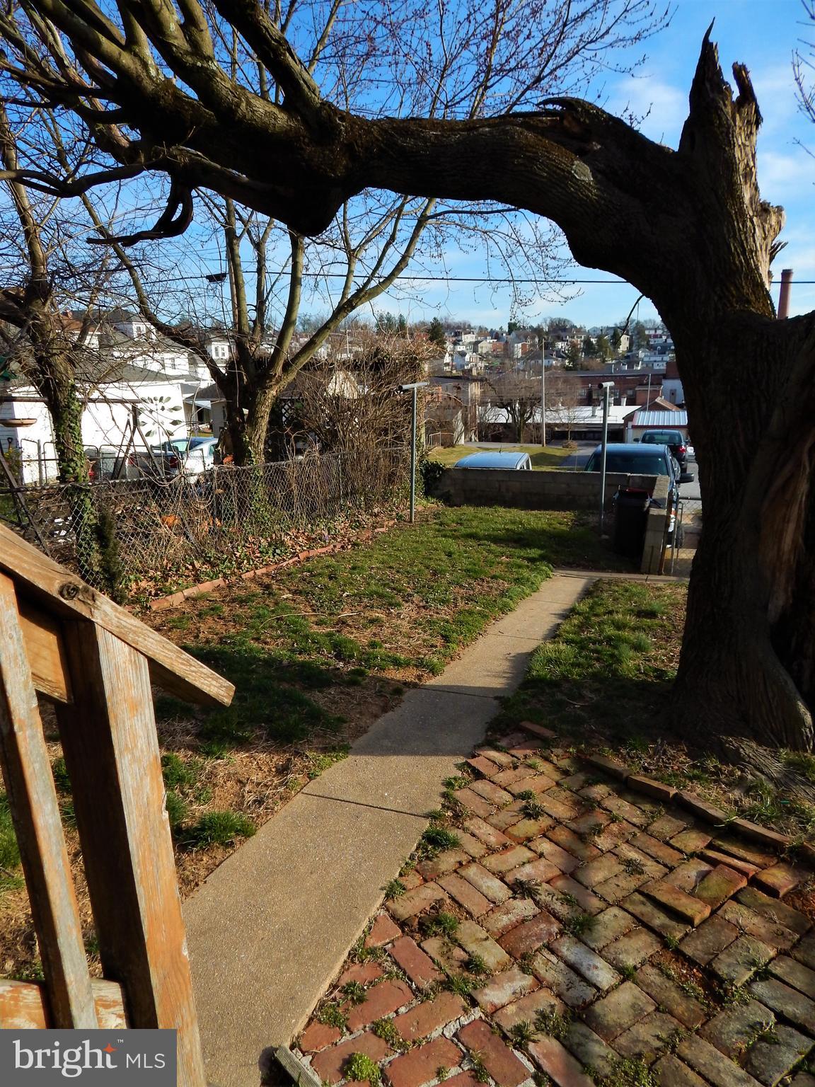 RED LION - Residential