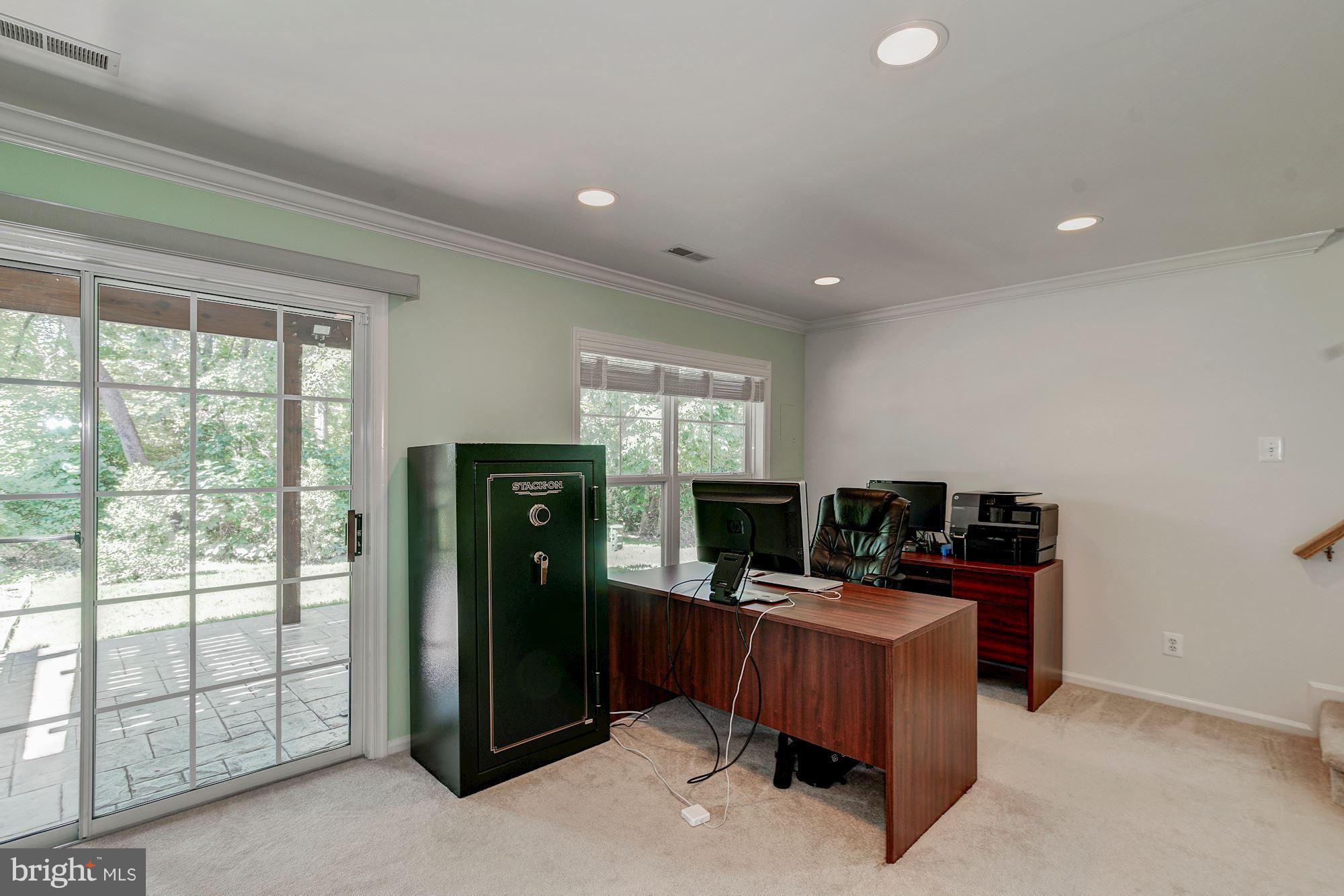 SIGNATURE AT BROADLANDS - Residential