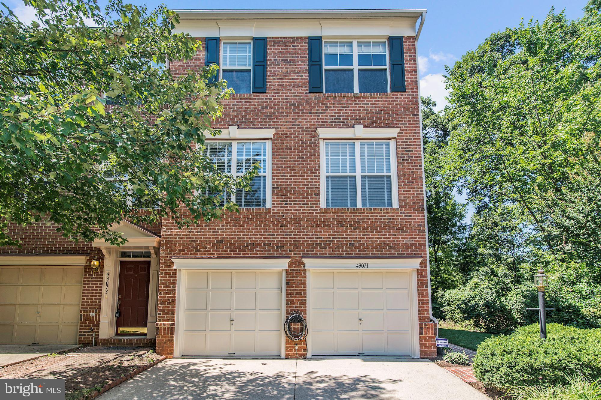 SIGNATURE AT BROADLANDS - Residential