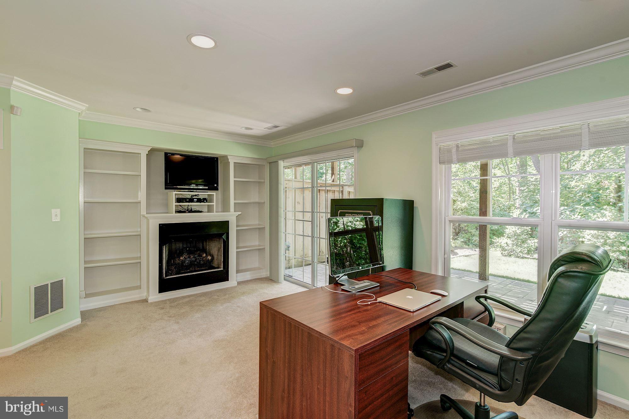 SIGNATURE AT BROADLANDS - Residential