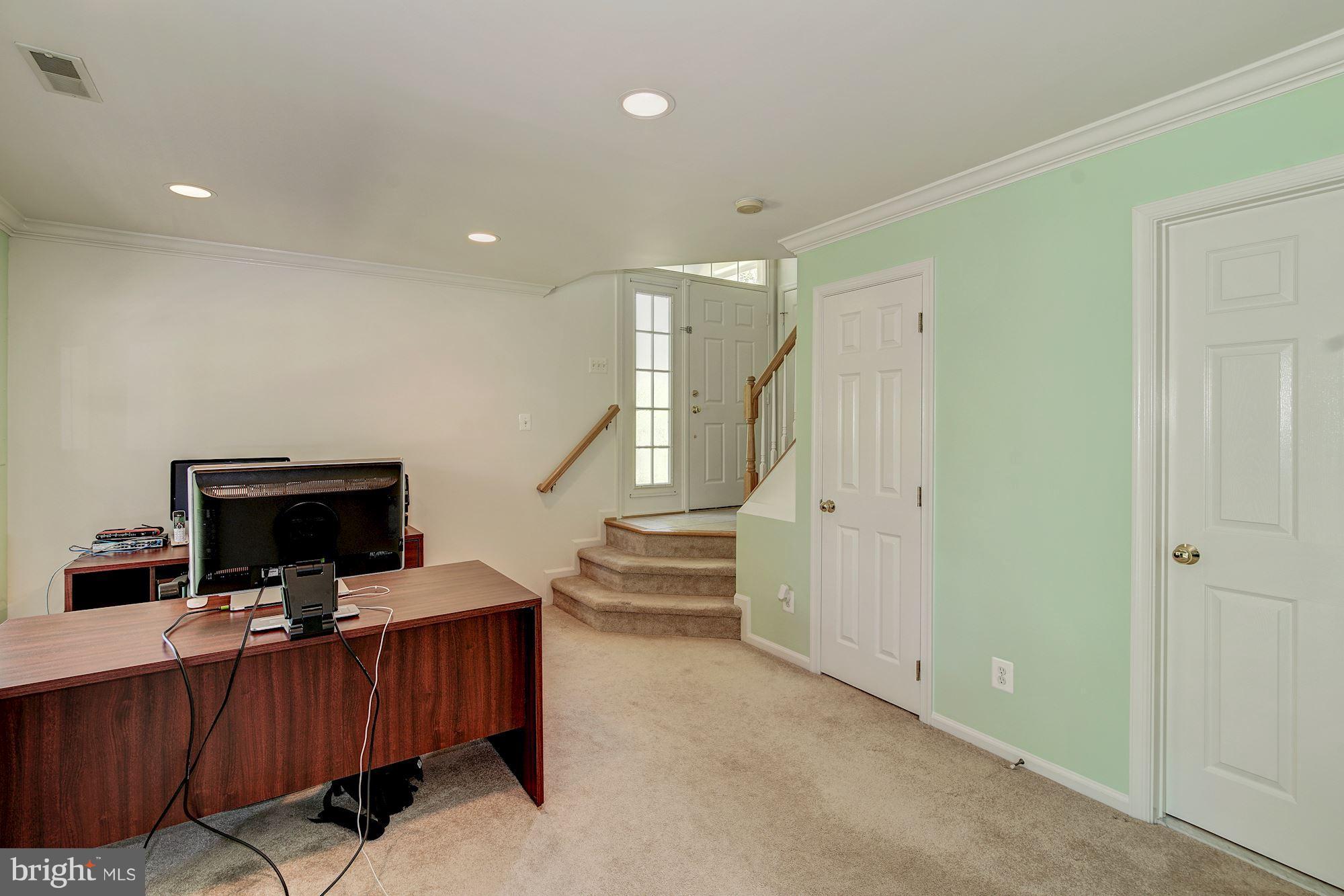 SIGNATURE AT BROADLANDS - Residential