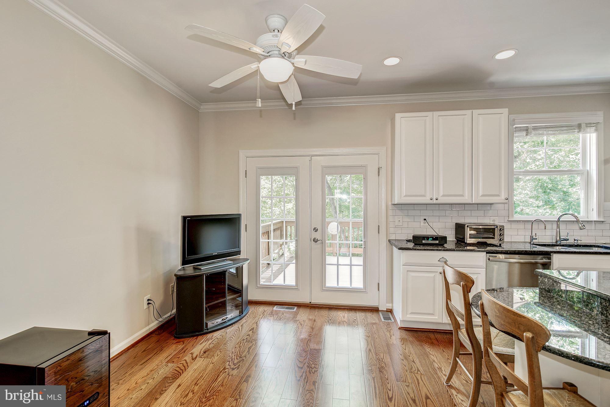 SIGNATURE AT BROADLANDS - Residential