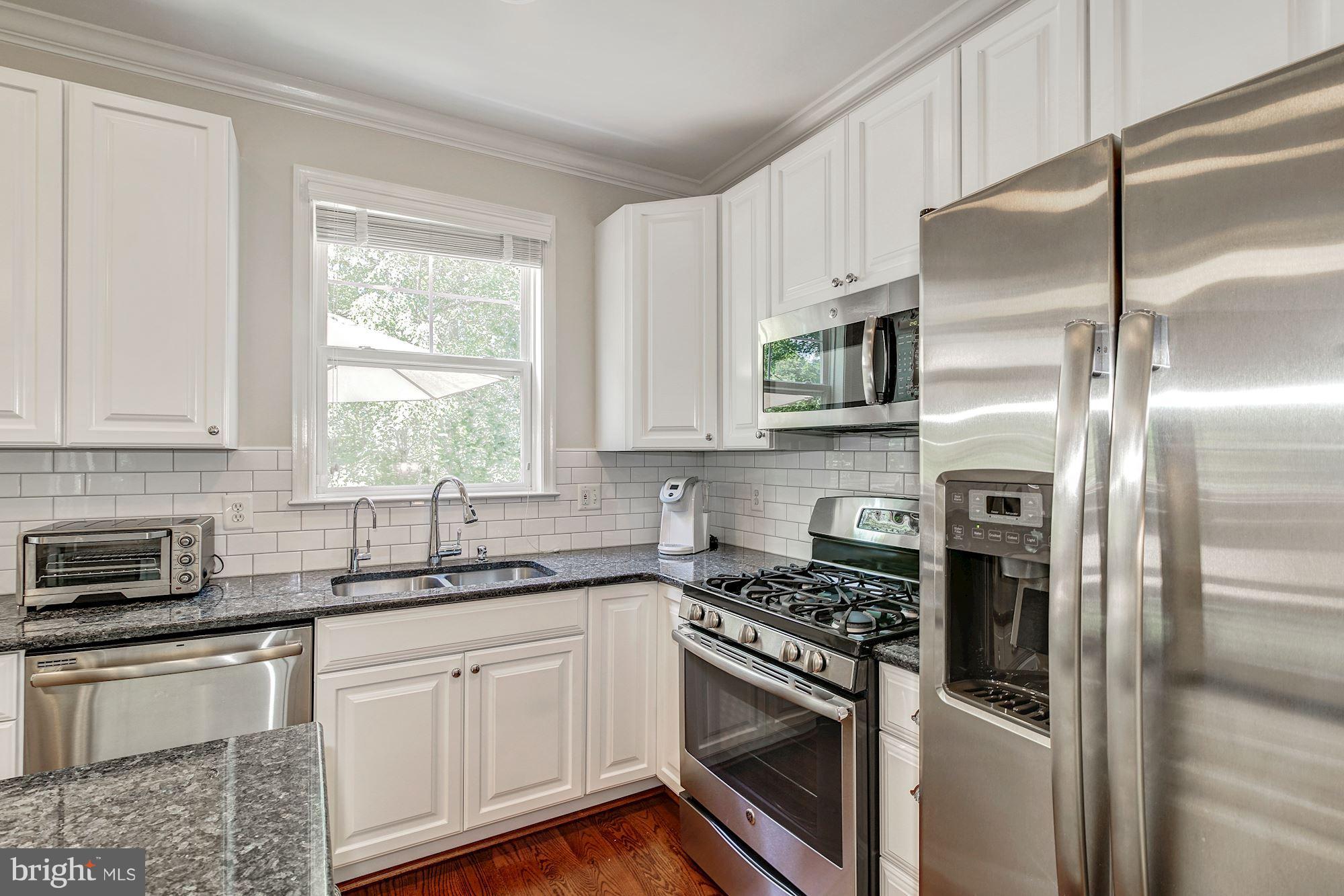 SIGNATURE AT BROADLANDS - Residential