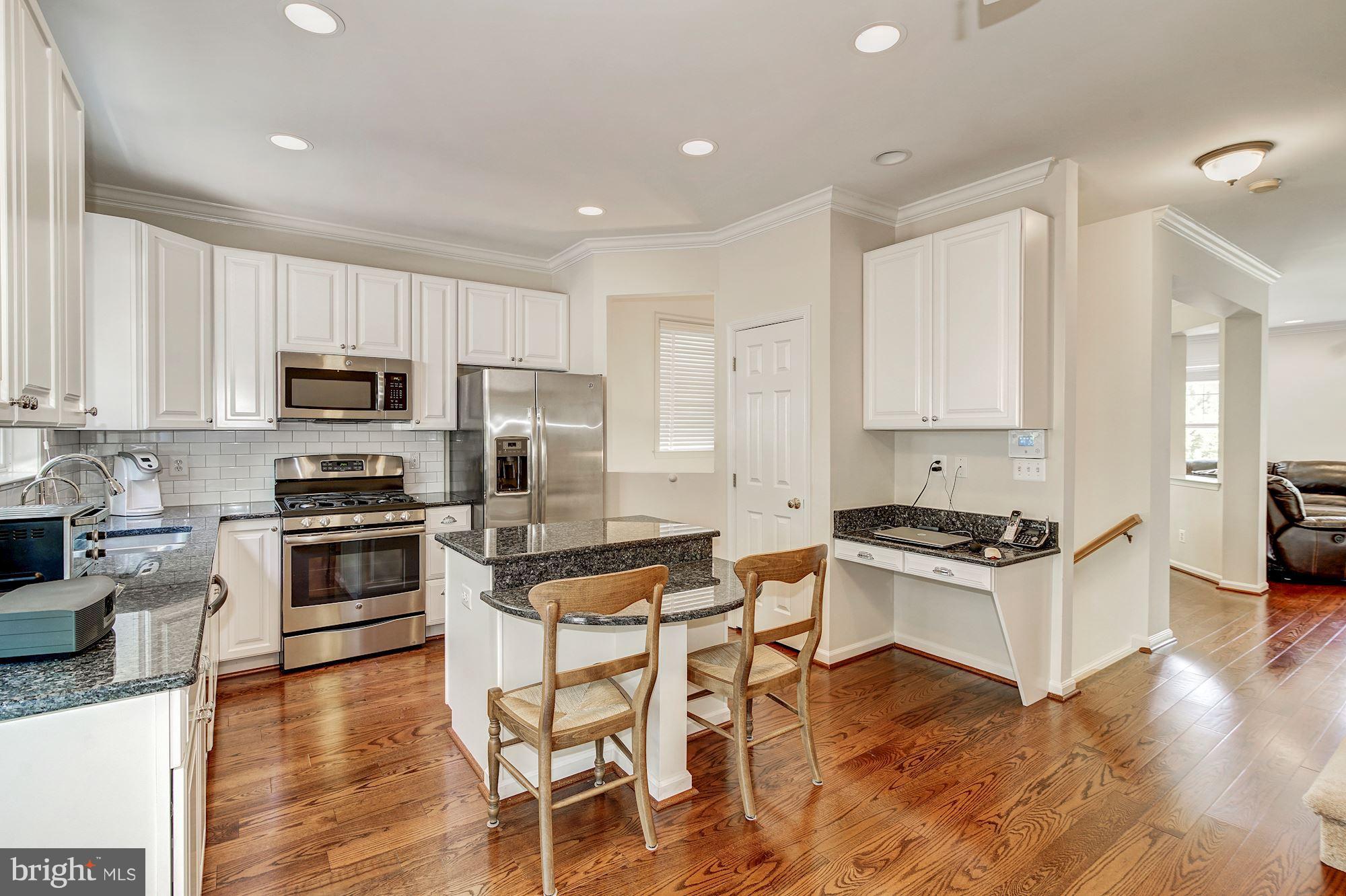 SIGNATURE AT BROADLANDS - Residential