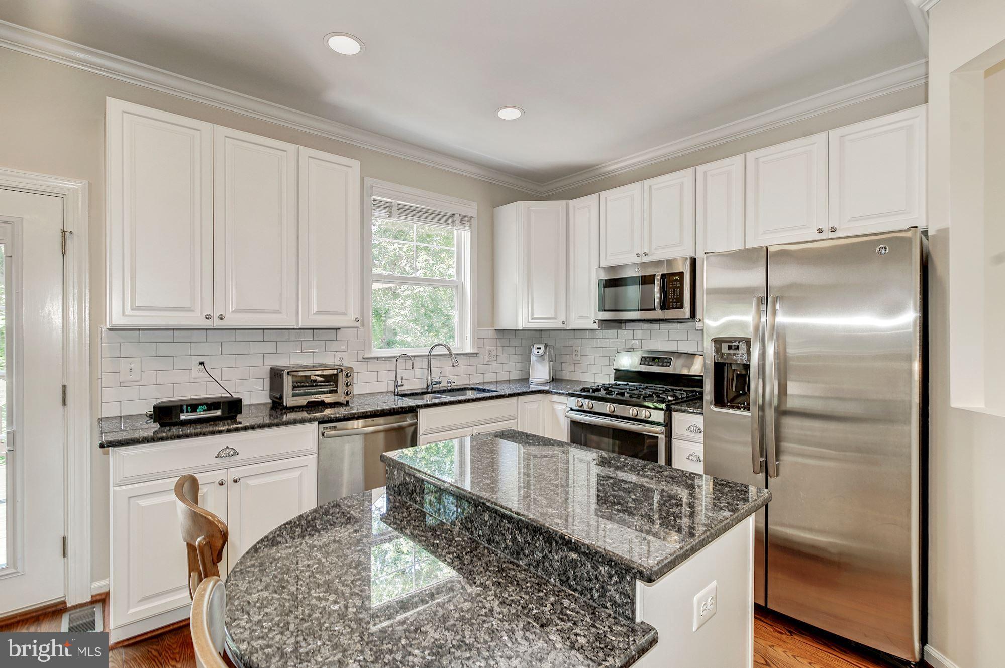 SIGNATURE AT BROADLANDS - Residential