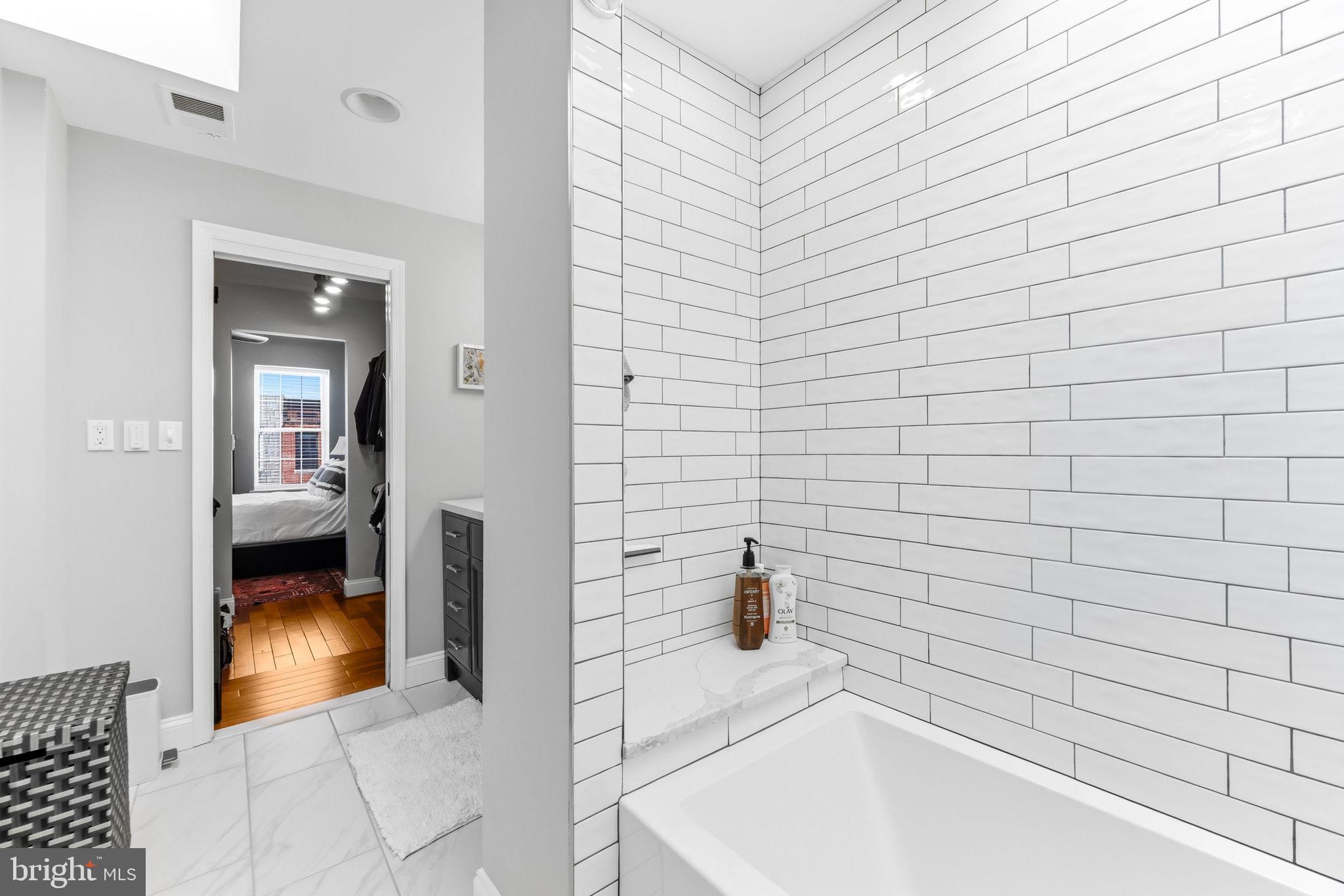 HIGHLANDTOWN - Residential