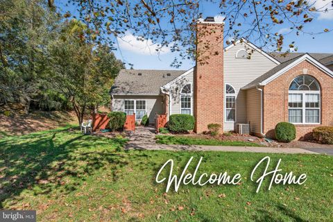 Photo of 62 Woolsey Court, PENNINGTON, NJ 08534 (MLS # NJME2067354)