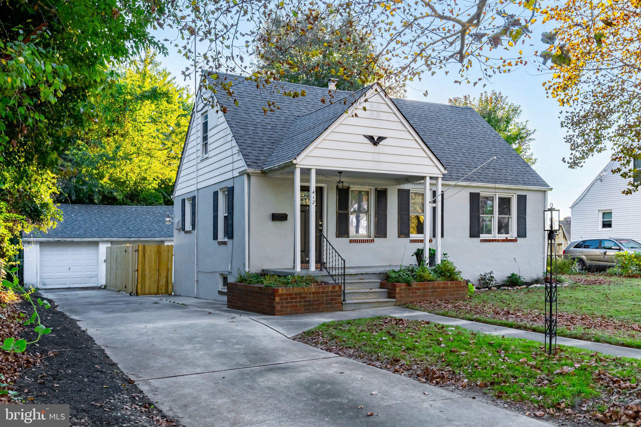 412 MANOR AVENUE