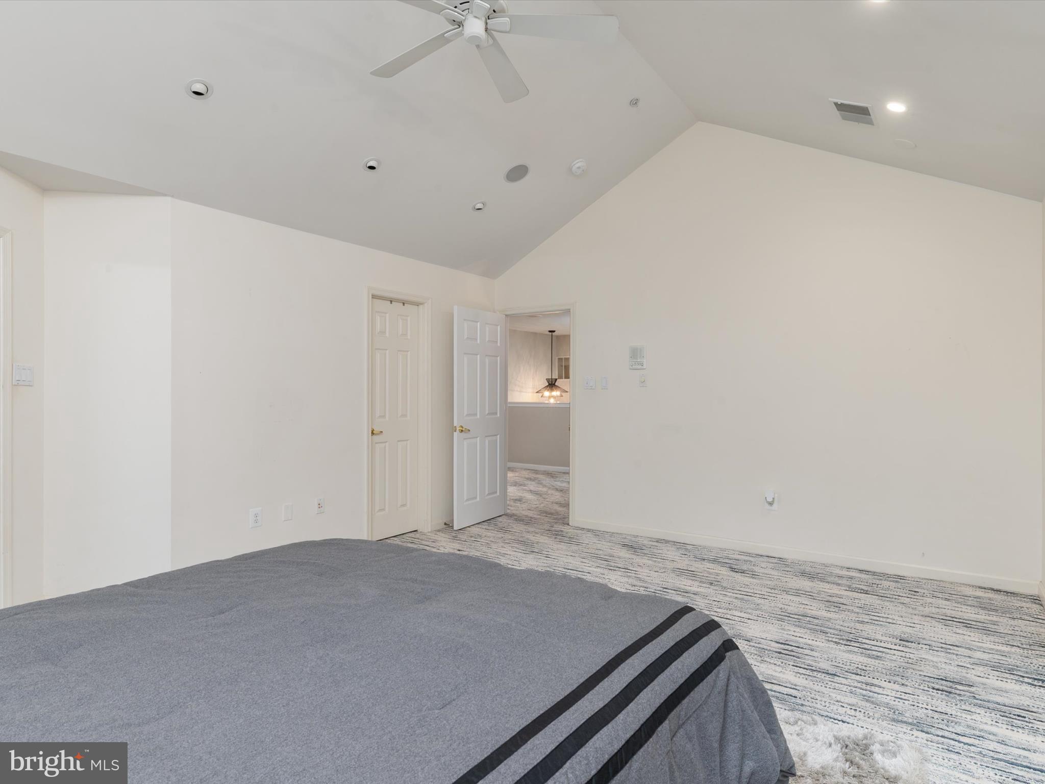 GREY ROCK VILLAS - Residential