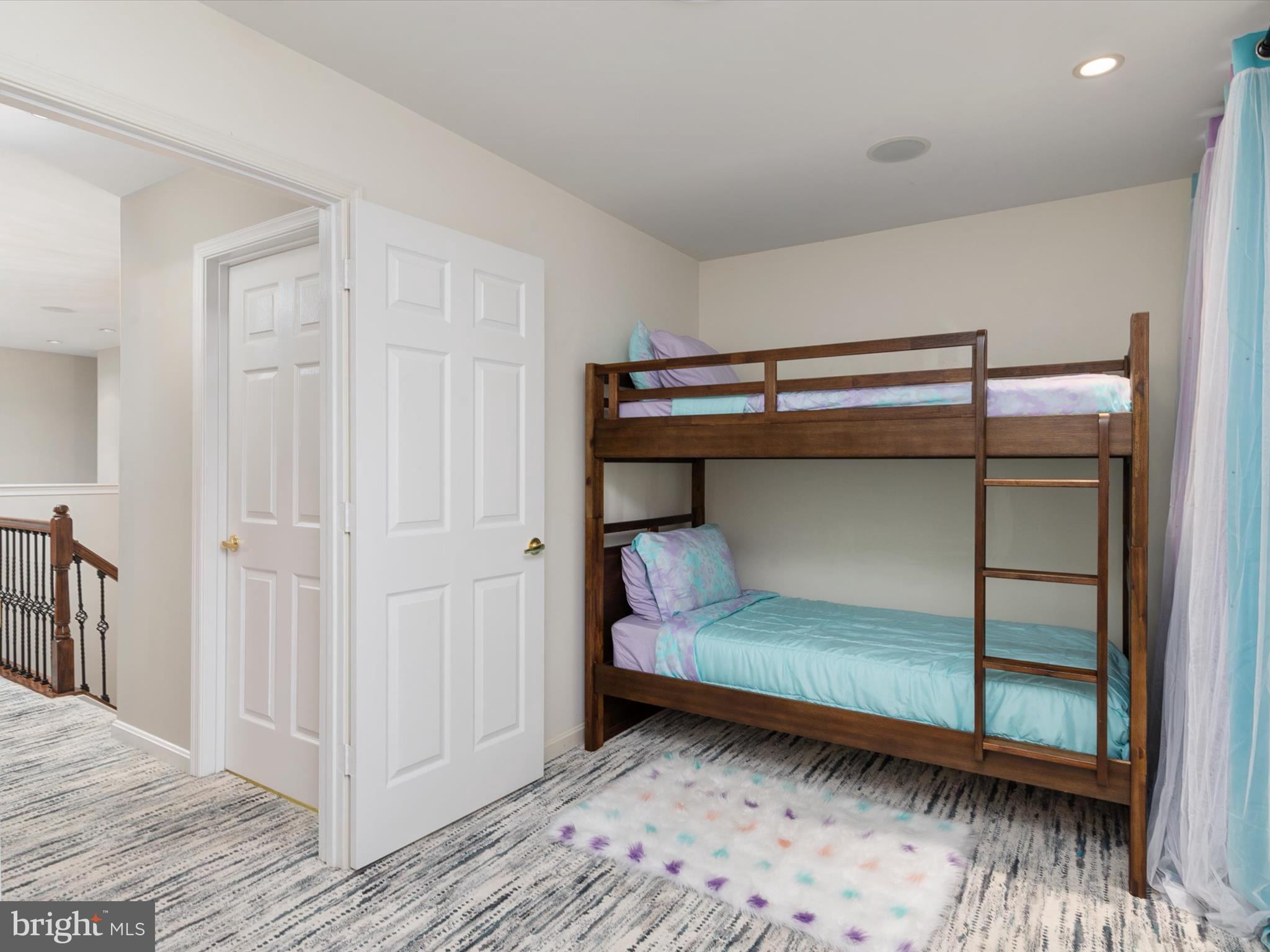 GREY ROCK VILLAS - Residential