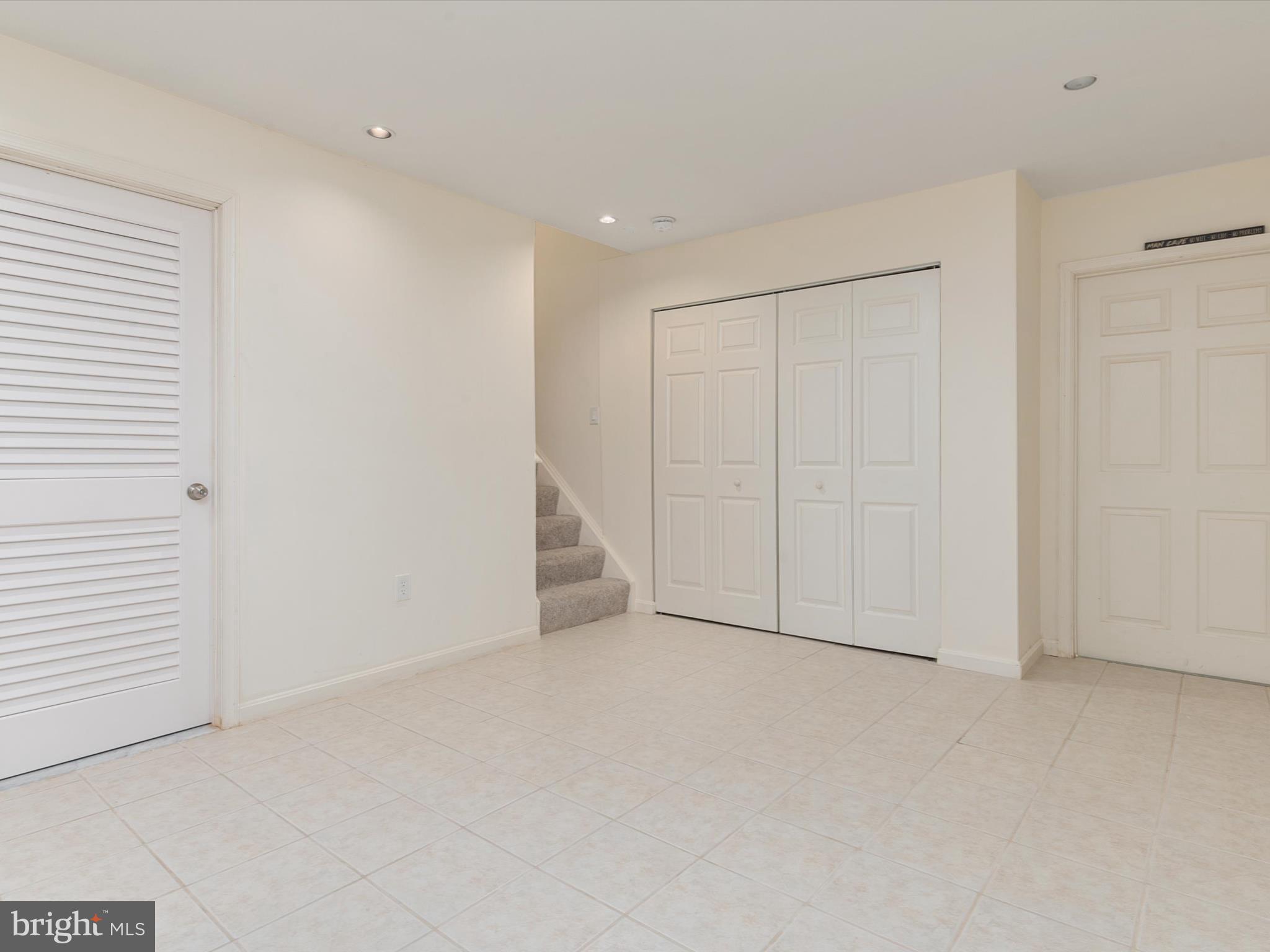 GREY ROCK VILLAS - Residential