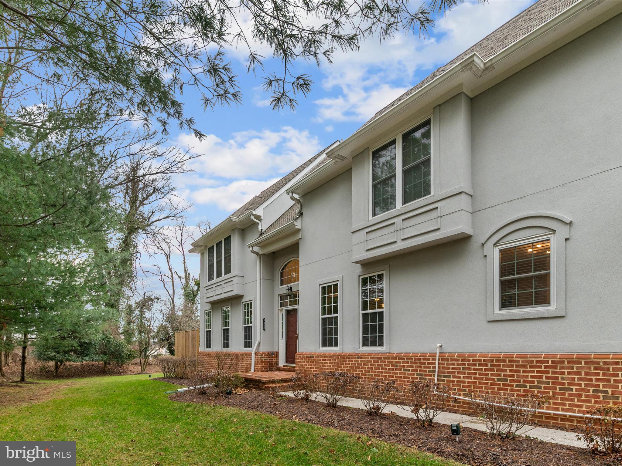 GREY ROCK VILLAS - Residential