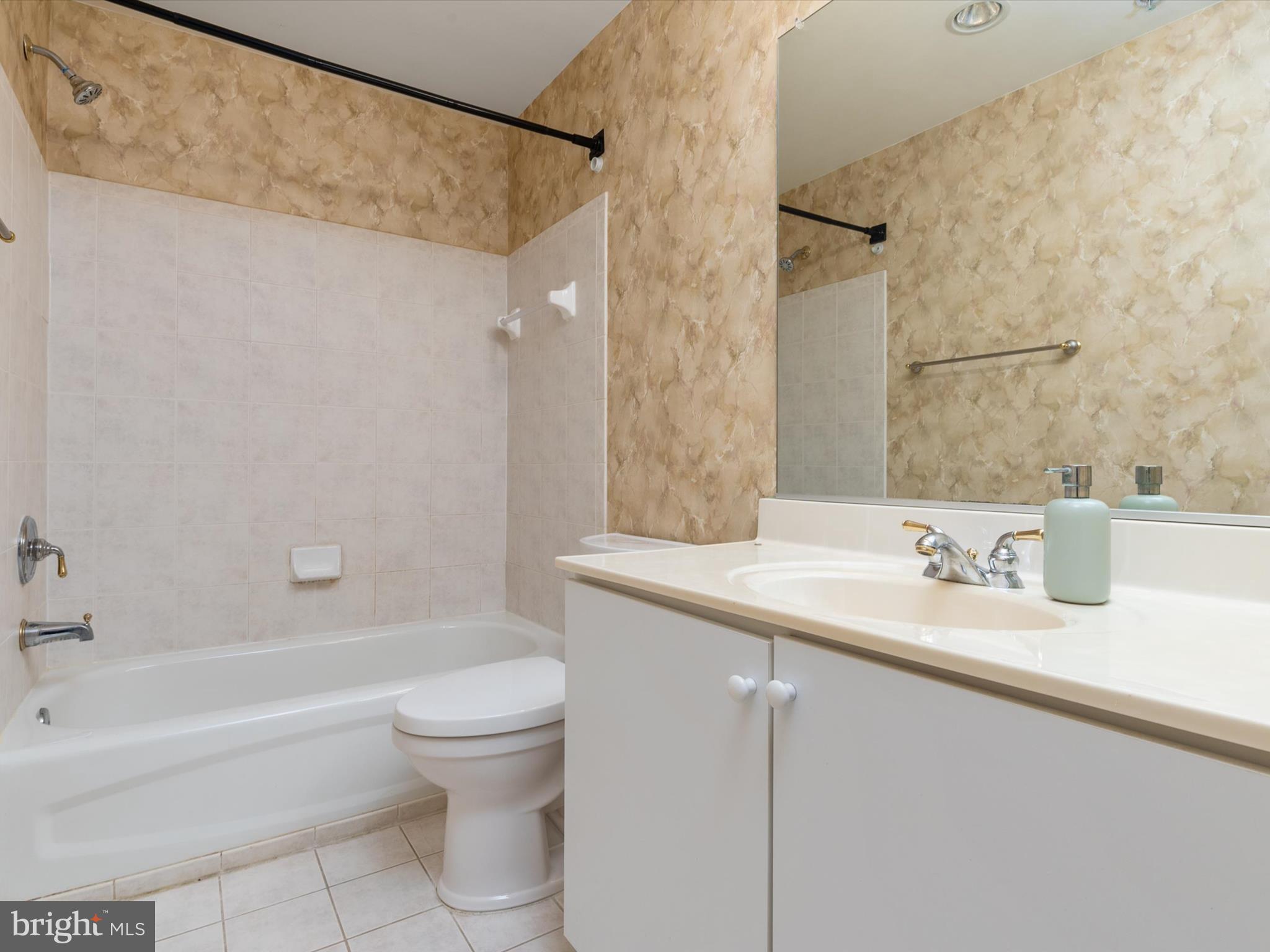 GREY ROCK VILLAS - Residential