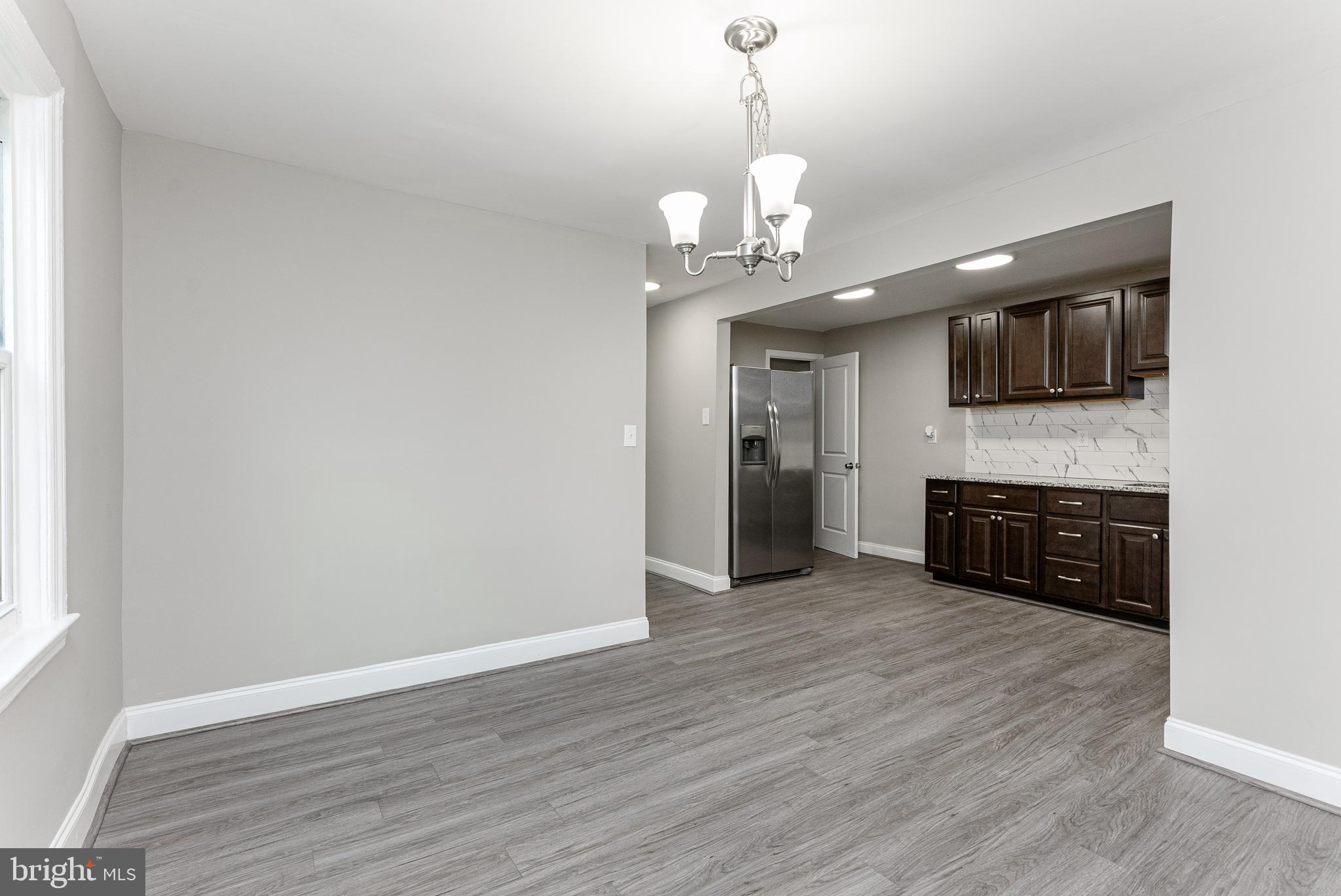ALBEMARLE SQUARE - Residential