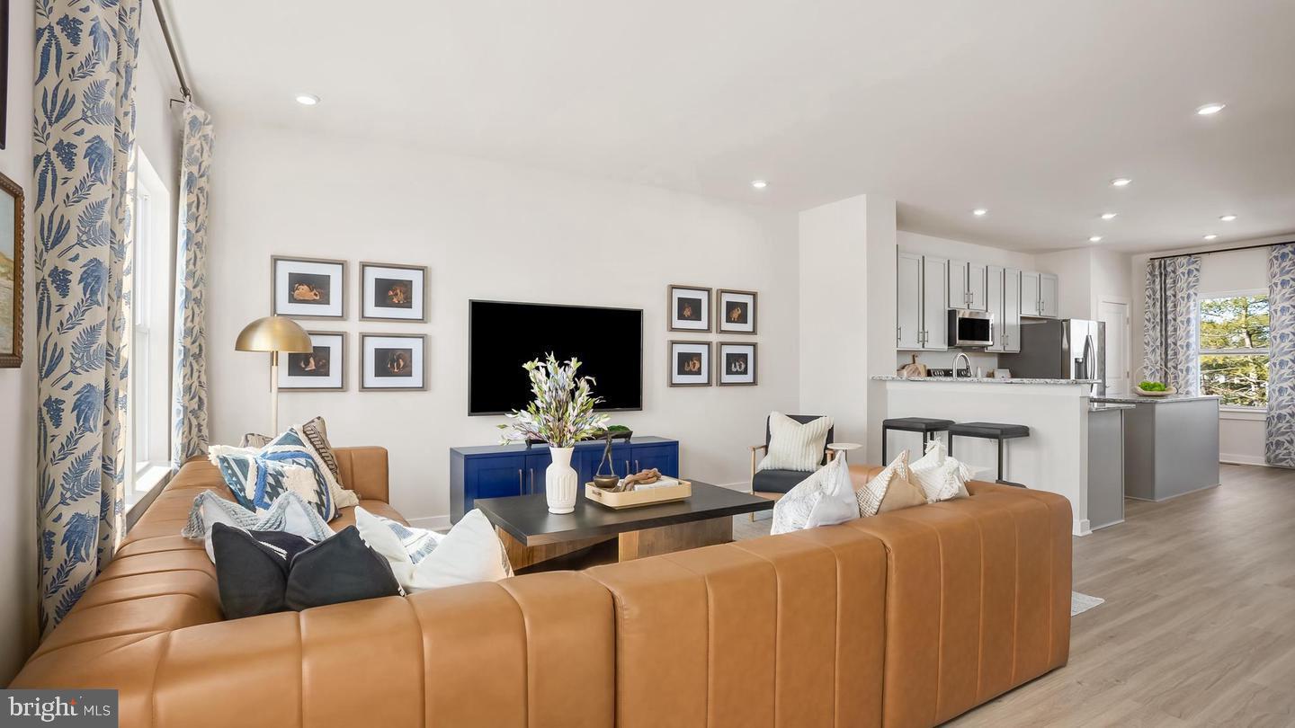 HUNTWELL WEST - Residential