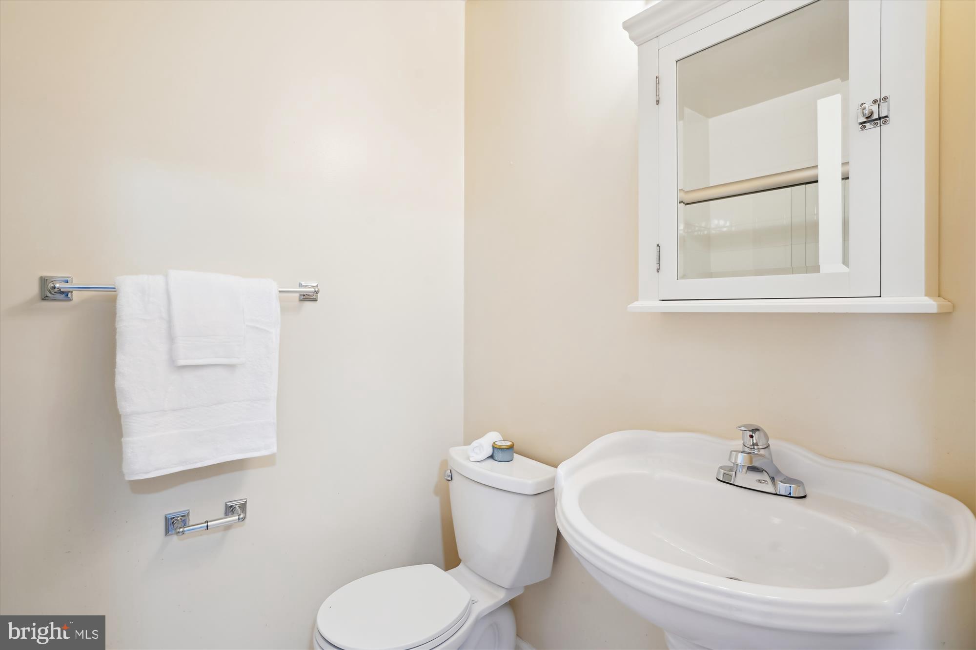 SHADY GROVE VILLAGE - Residential