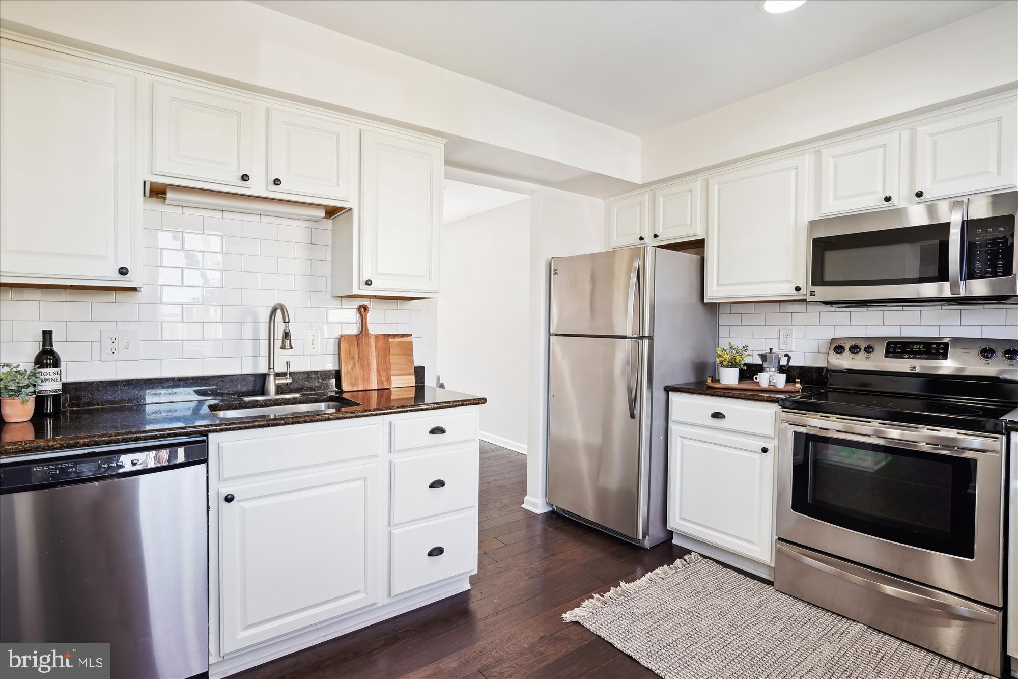 SHADY GROVE VILLAGE - Residential