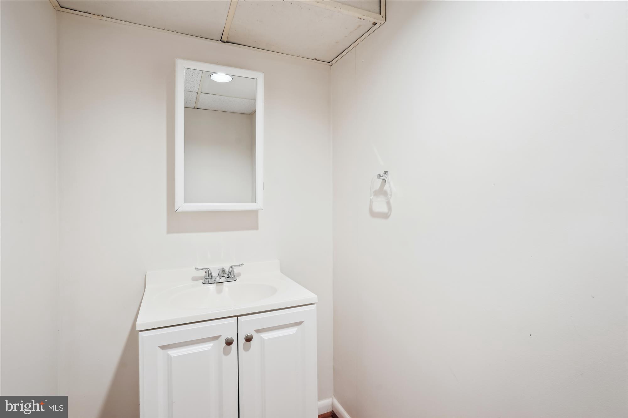 SHADY GROVE VILLAGE - Residential