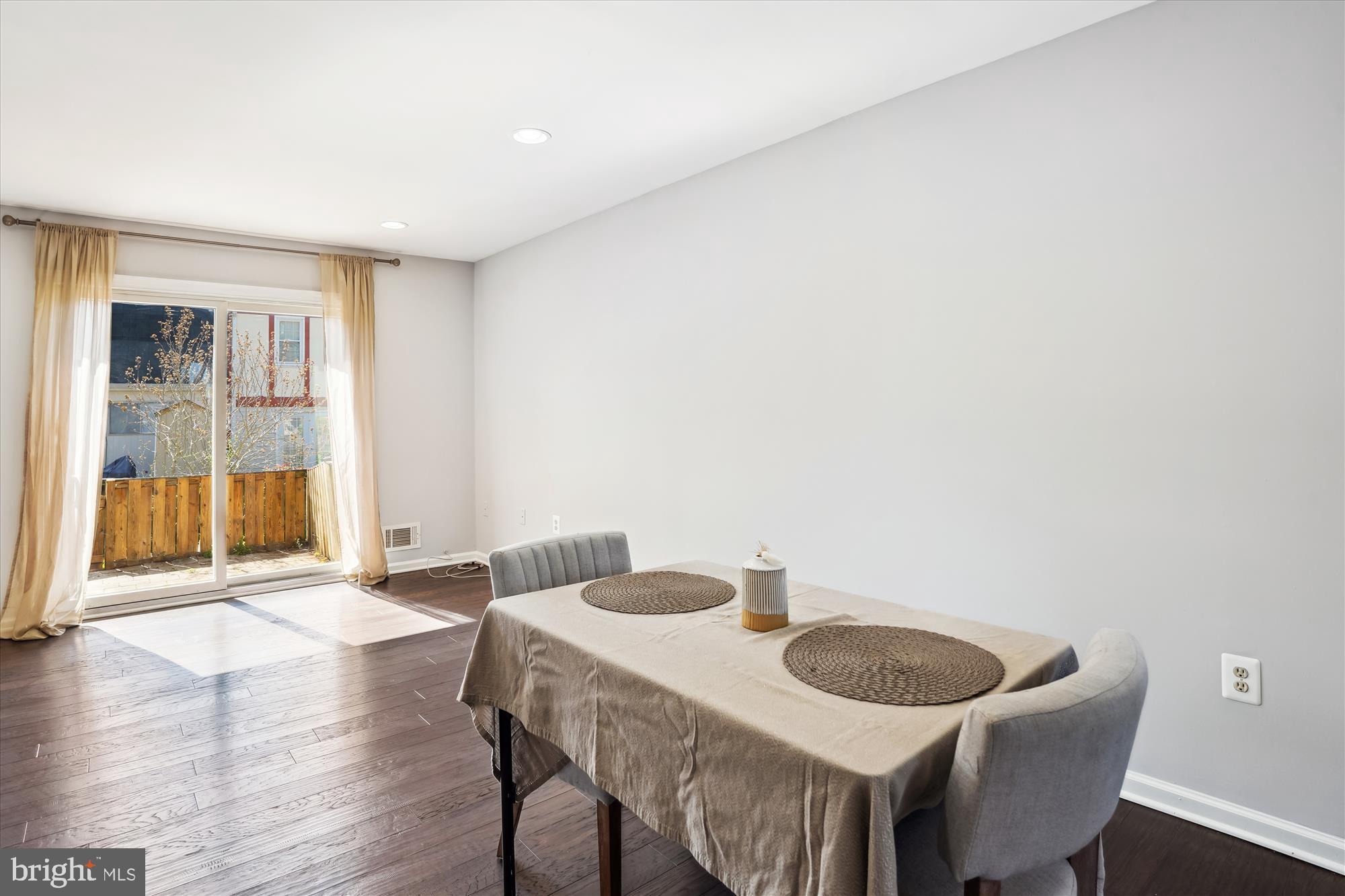 SHADY GROVE VILLAGE - Residential