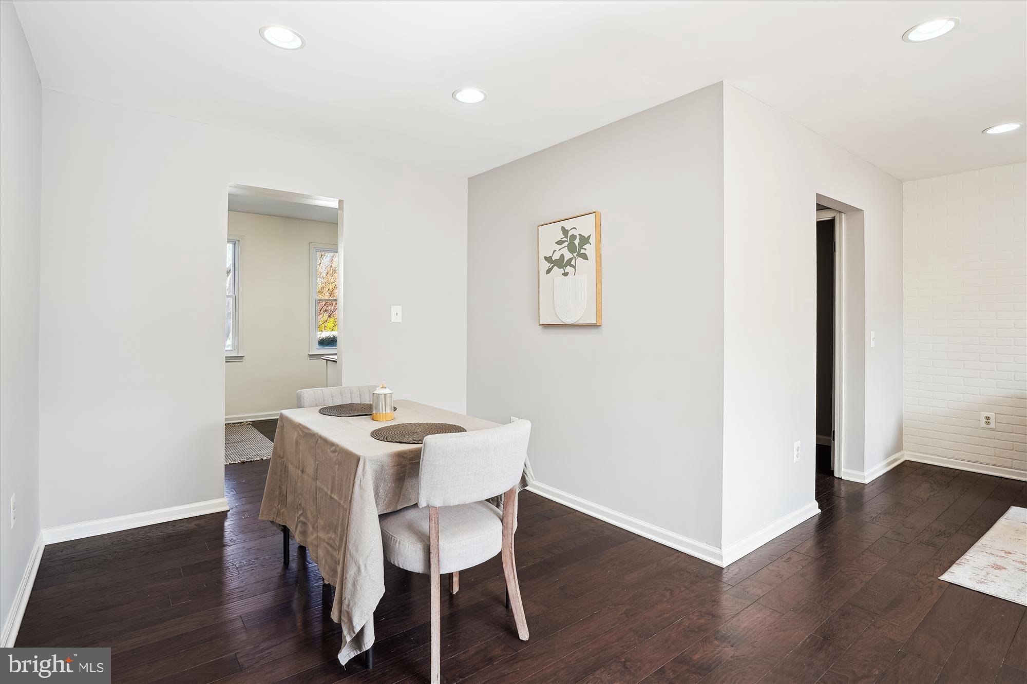 SHADY GROVE VILLAGE - Residential