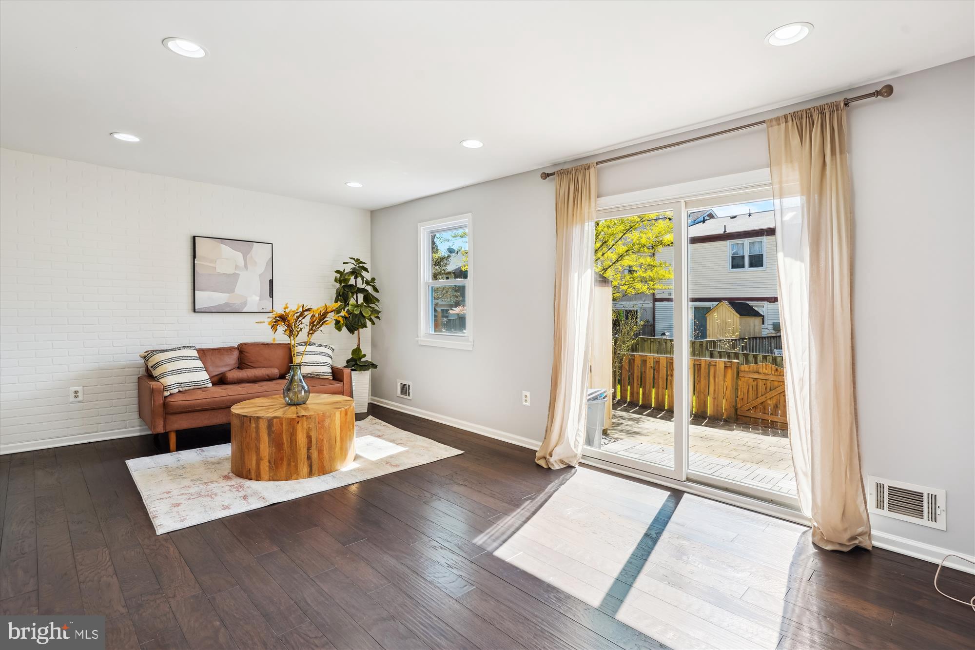 SHADY GROVE VILLAGE - Residential