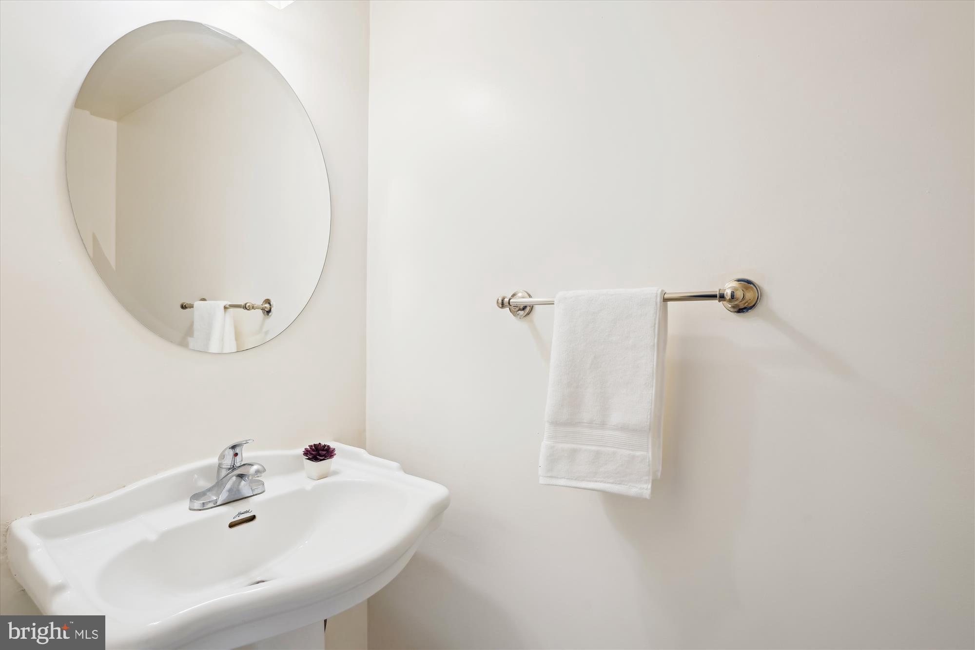 SHADY GROVE VILLAGE - Residential