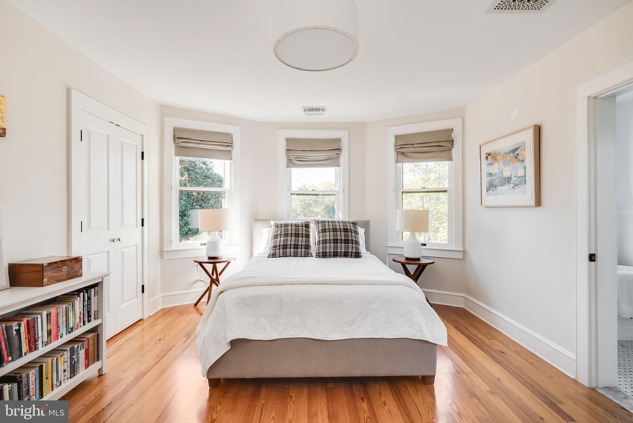 MURRAY HILL - Residential