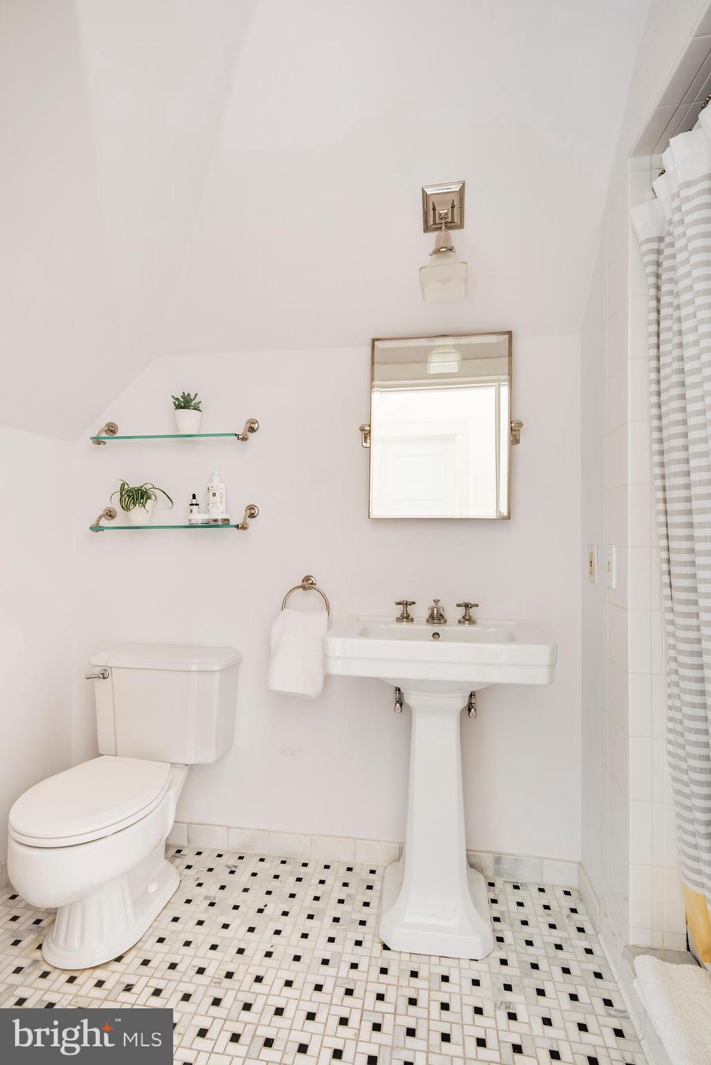 MURRAY HILL - Residential