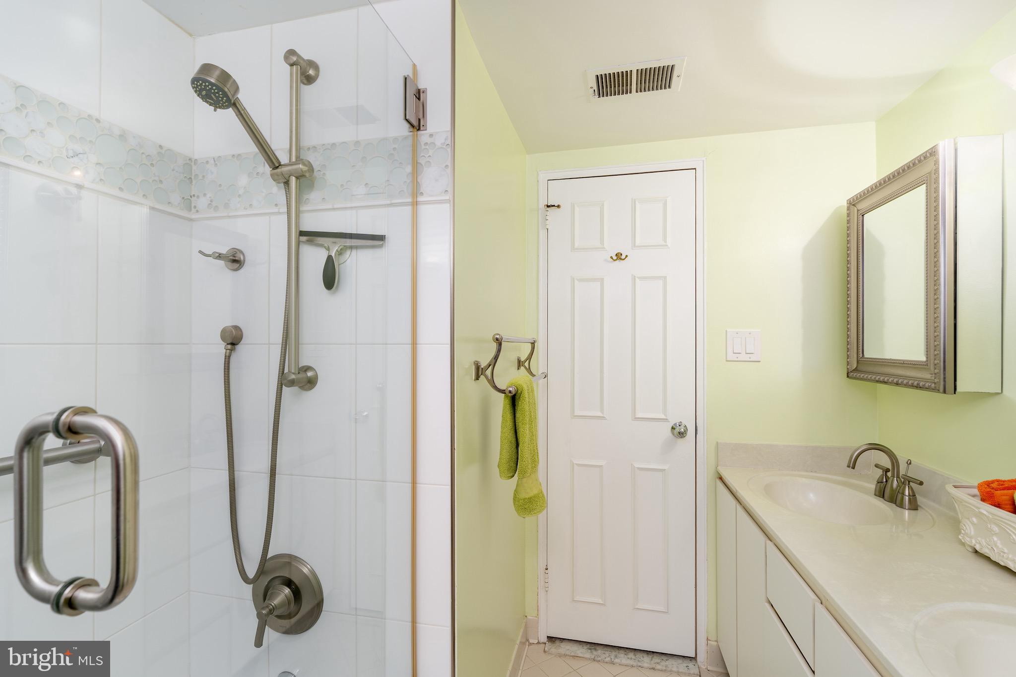 SEMINARY WALK - Residential