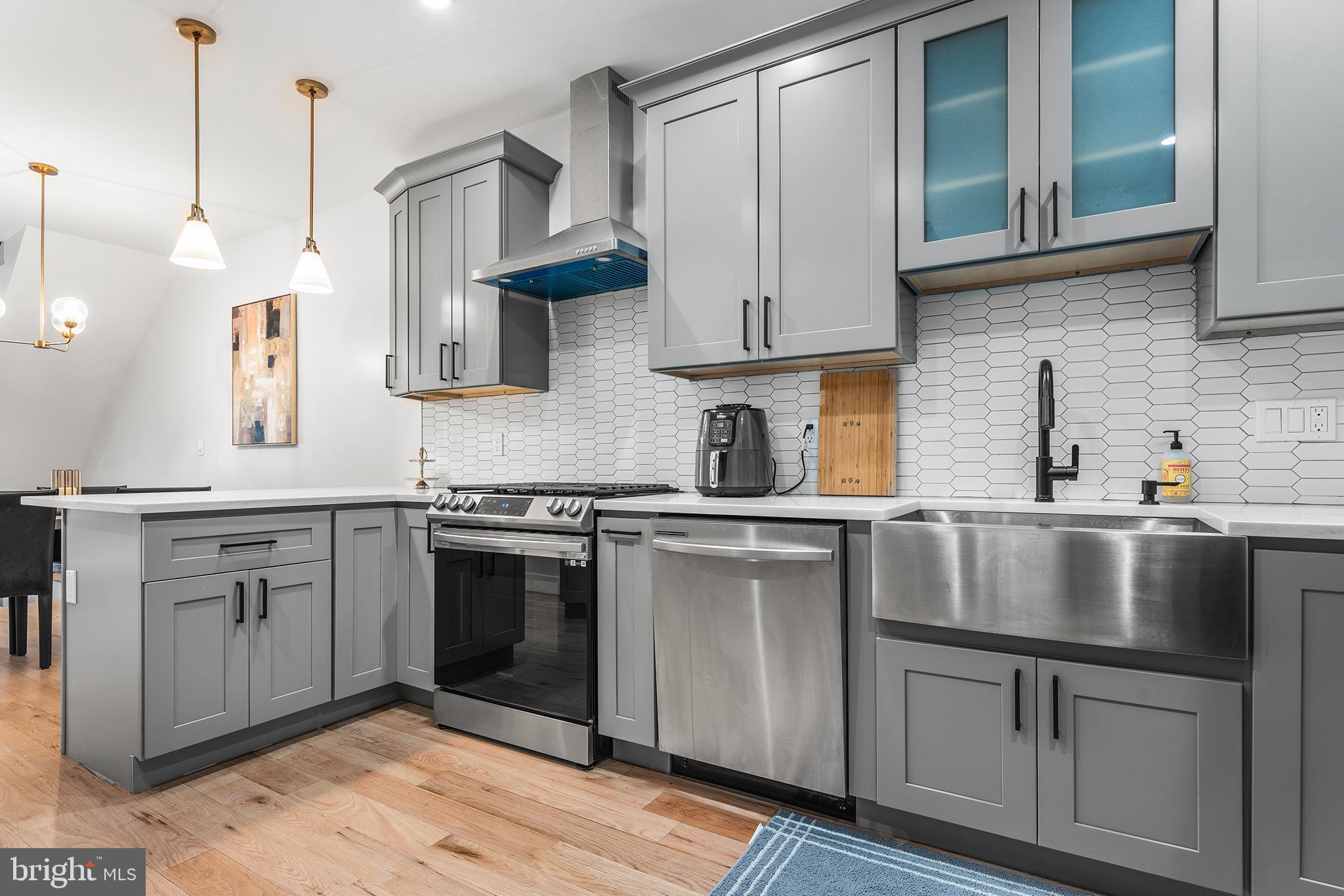 WEST PASSYUNK - Residential