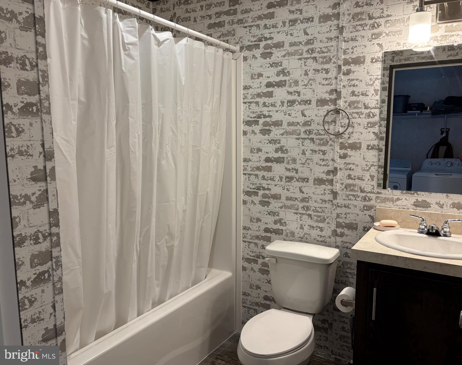 MILL MOUNTAIN ORCHARD - Residential