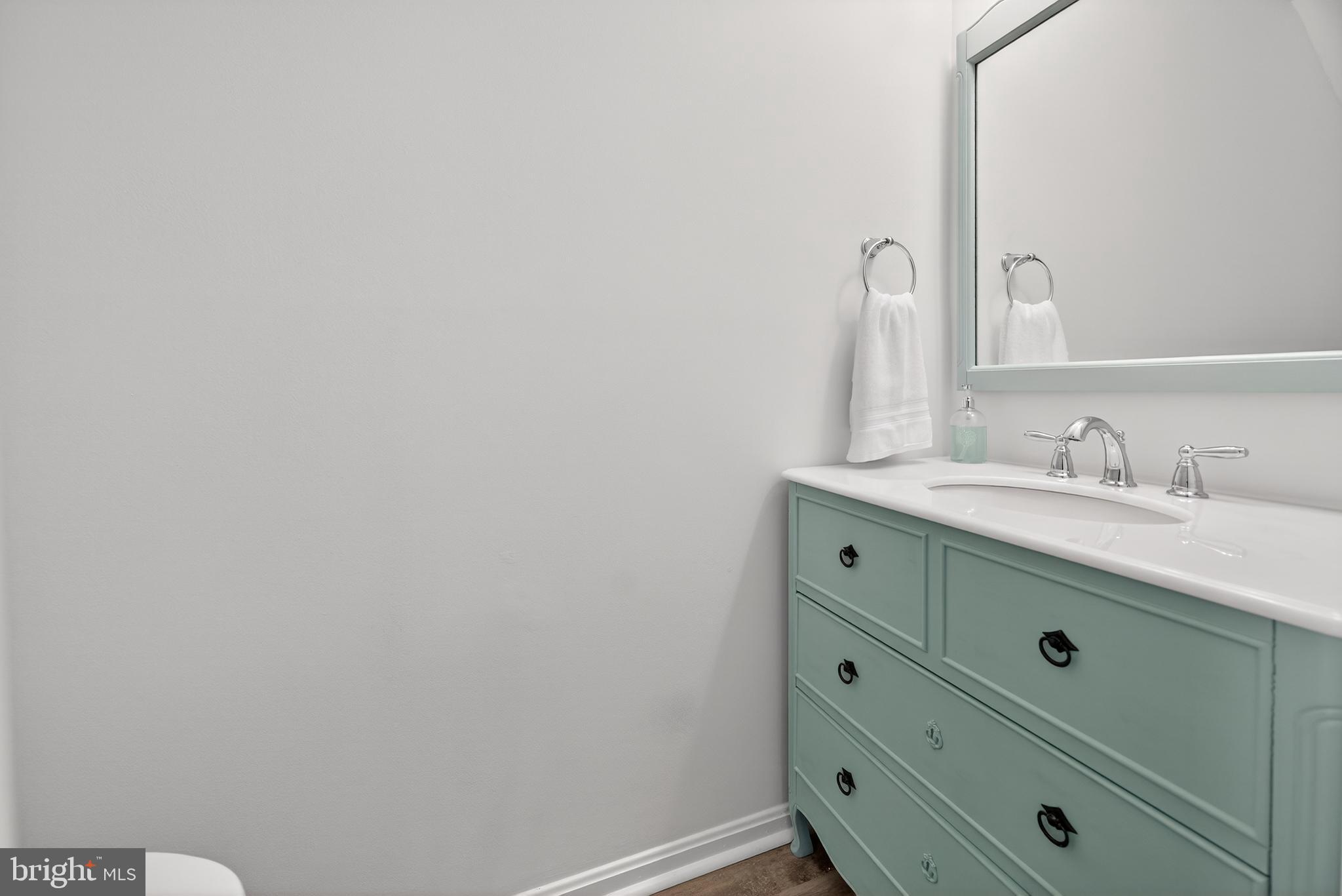 QUEENS LANDING - Residential