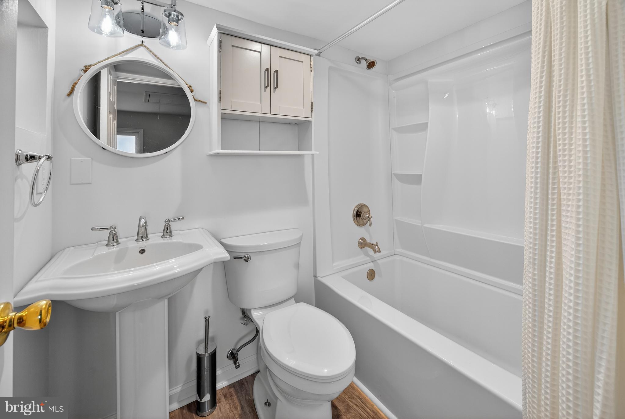 QUEENS LANDING - Residential